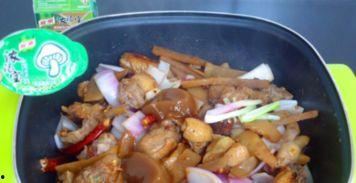 正宗啤酒鸭火锅做法视频,一锅多味，尽享美食盛宴